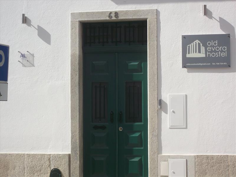 Português, Inglês e Espanhol
