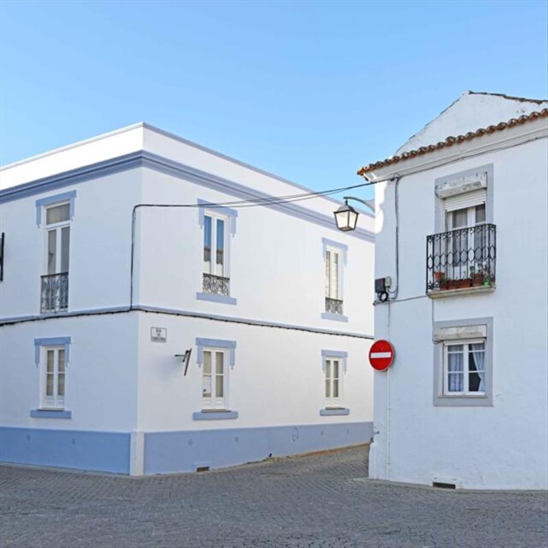 Portugais, espagnol (castillan), français et anglais.